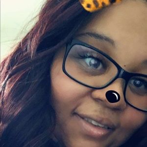 Meet your Posher, Laniece